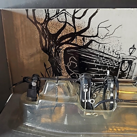 Disney's Vintage Haunted Mansion Spooky Die Cast  Metal Hearse. - Picture 3 of 9
